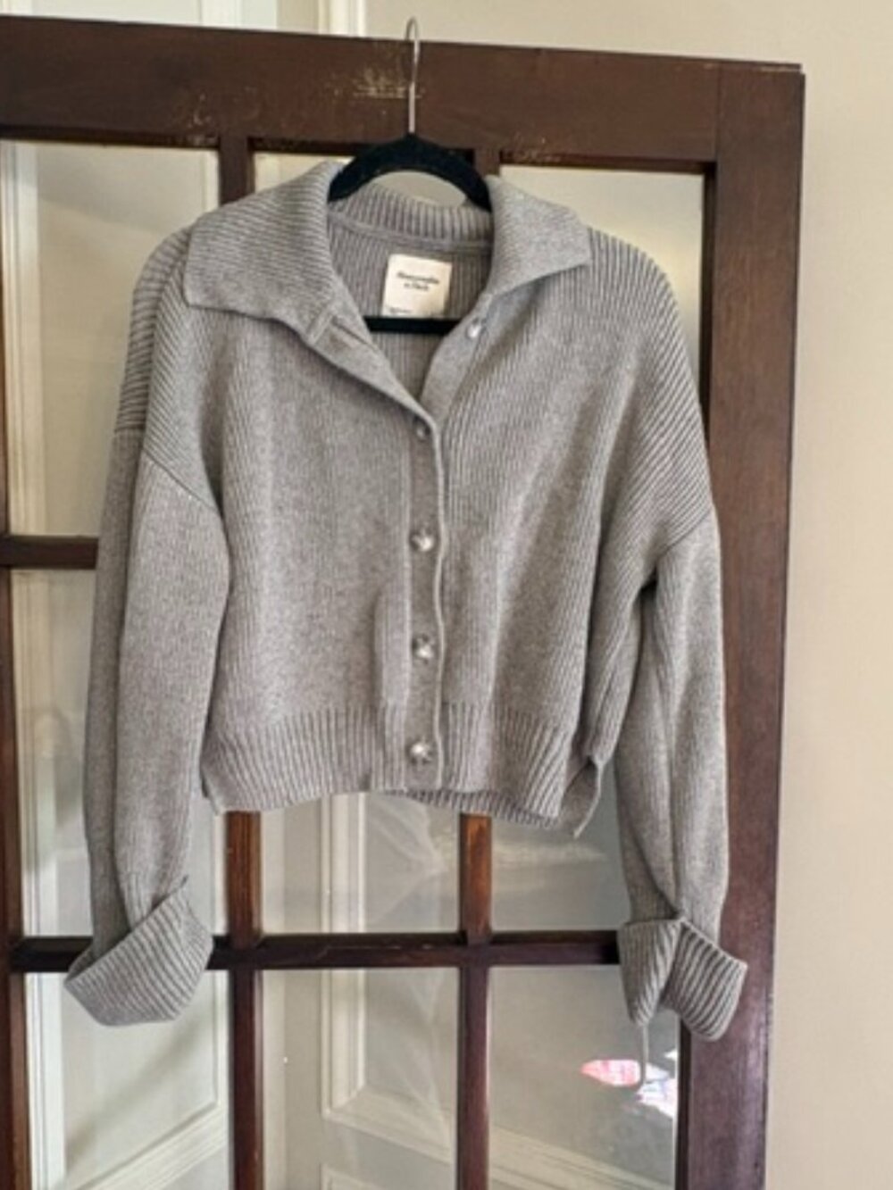 Abercrombie and Fitch Gray Cropped Ribbed Knit Cardigan, Size Small